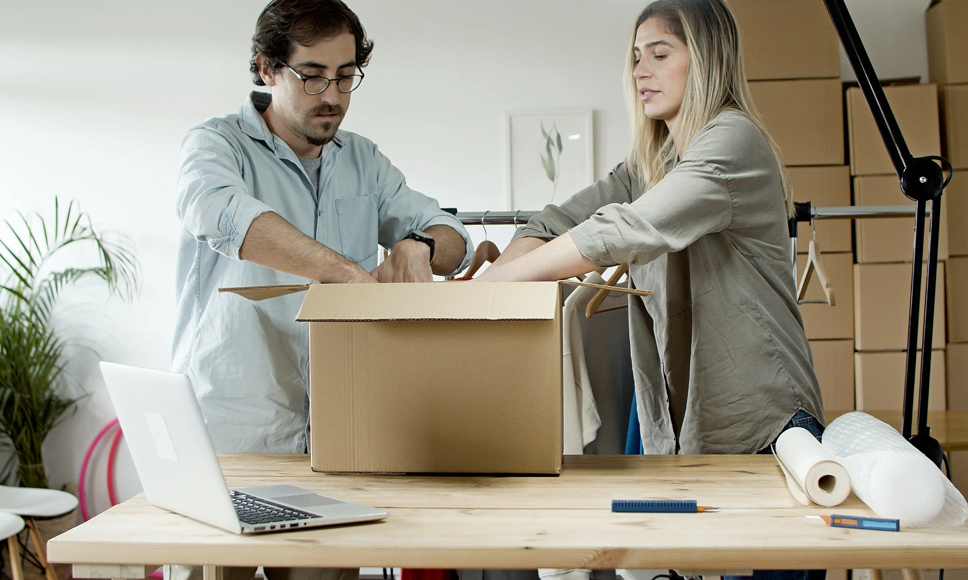 És important preguntar-se quin sentit té la creació d'una botiga per part de la entitat.