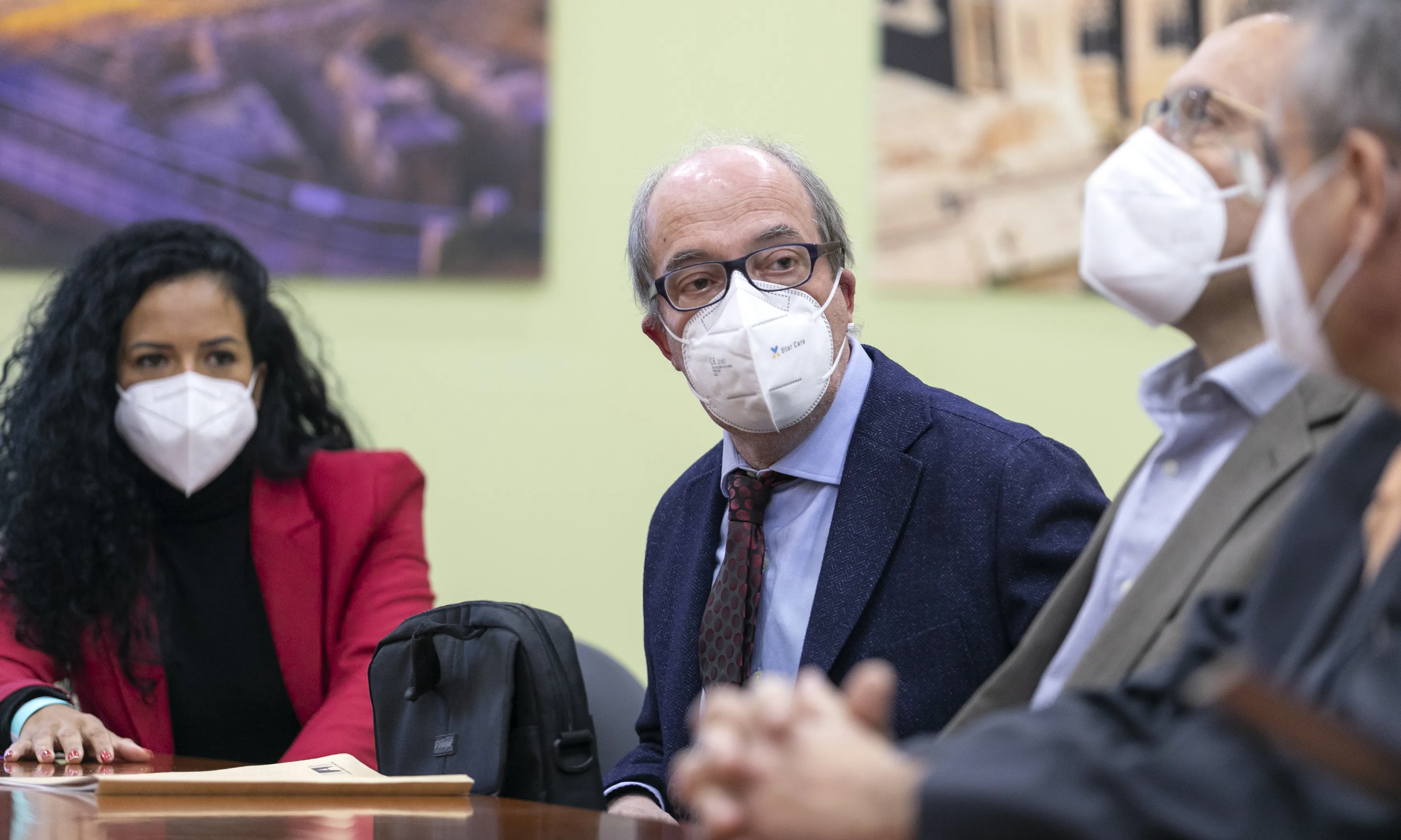 L'Antoni Milian, catedràtic de dret administratiu de la UAB, ha dirigit l'elaboració del text.