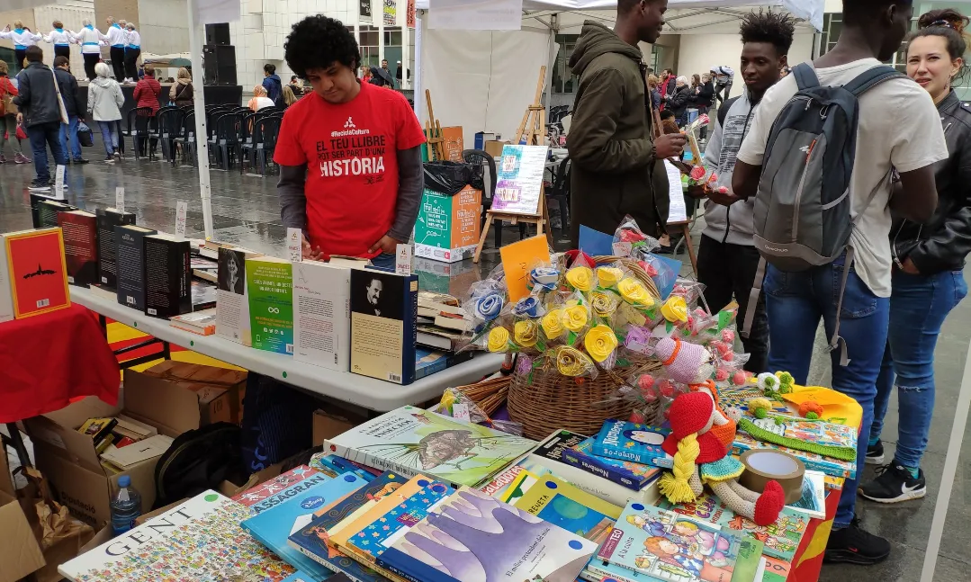 Imatge d'un punt de venda de llibres d'una edició anterior de la campanya Recicla Cultura.