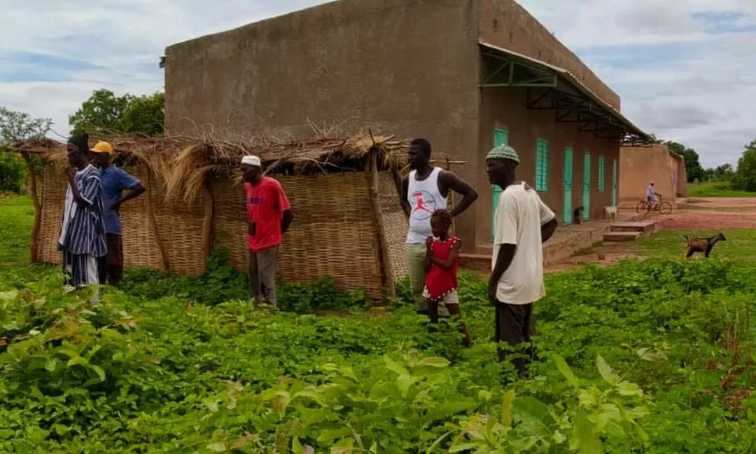 En Denis Fornés i la seva germana van impulsar l'ONG Projecte Tabassaye, que té presència a la regió de Kolda i se centra en l'àmbit sanitari.