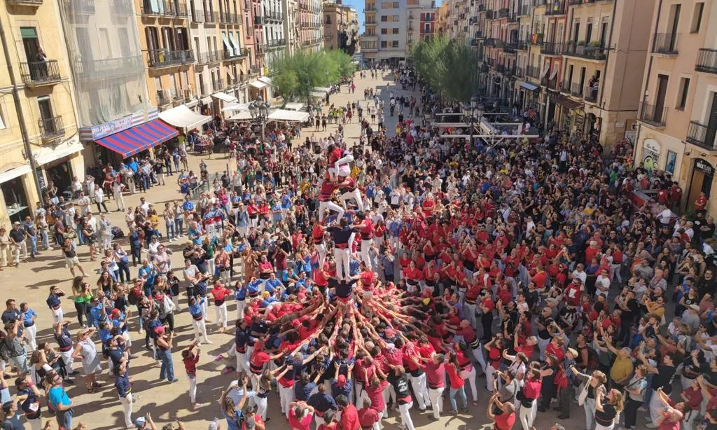 El concurs esportiu té com a objectiu recaptar fons per a garantir la sostenibilitat de les colles castelleres internacionals tot fent esport.