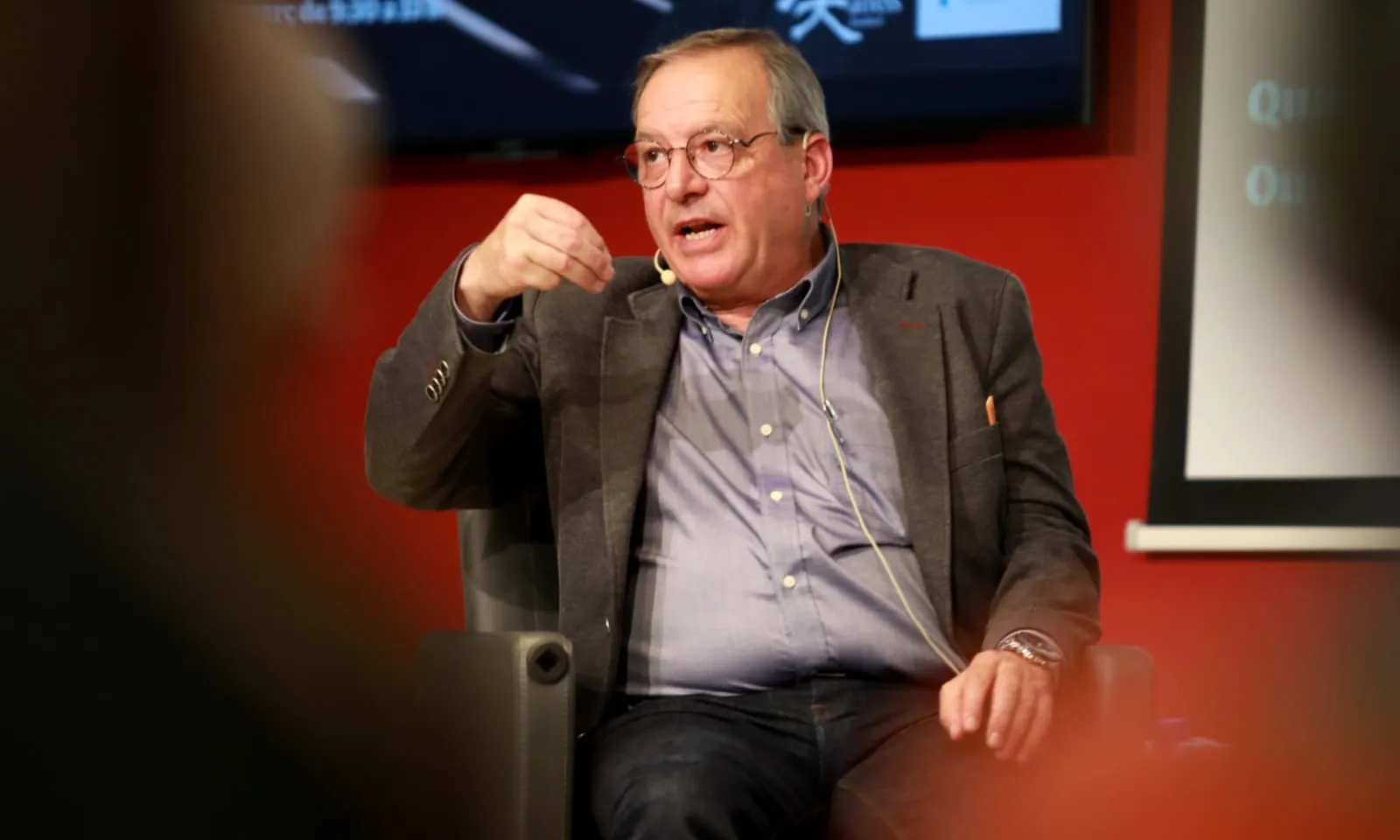 Mario Salvador, director d'Alecés, Institut de Psicoteràpia d'Integració del Trauma, durant la seva intervenció a la jornada. Font: Arrels Fundació.