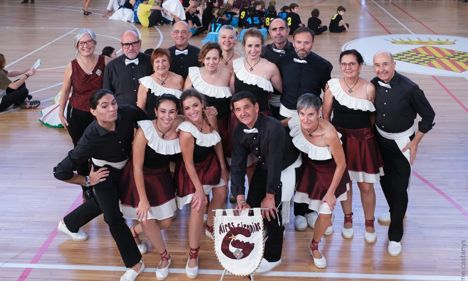 En els darrers catorze anys, la colla Aires Gironins s'ha proclamat nou vegades campiona de Catalunya de Punts Lliures de categoria veterans.