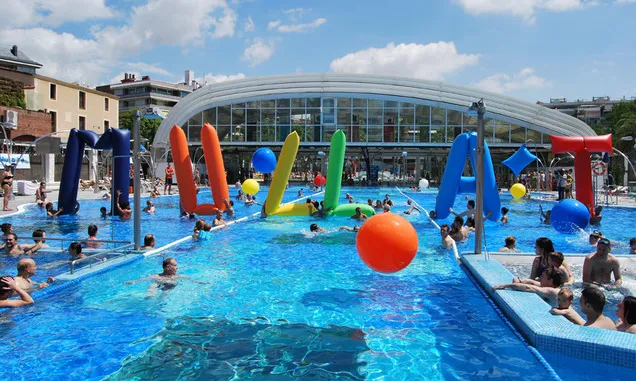 Imatge d'una piscina celebrant la jornada del Mulla't