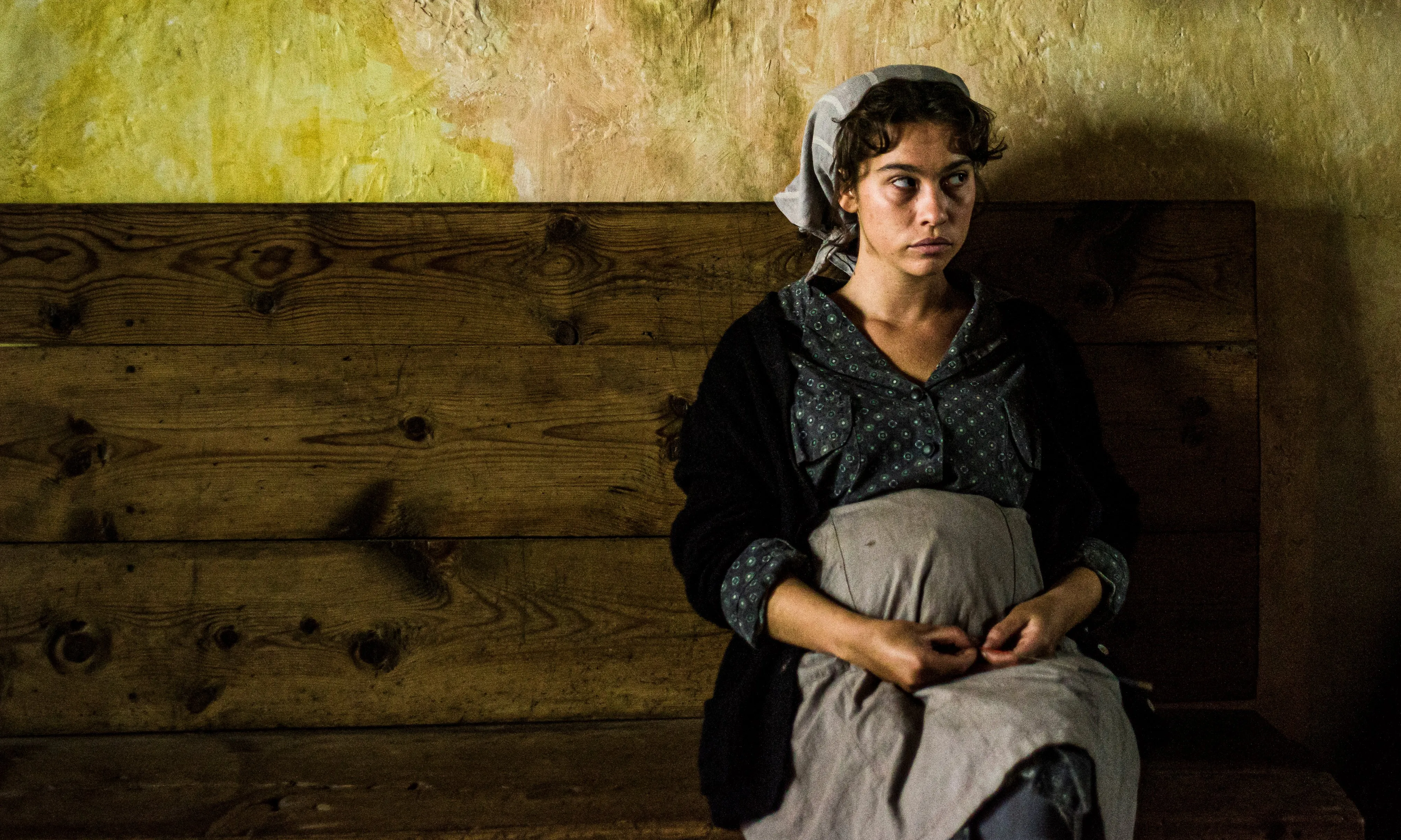 La projecció del film ambientat a l'hivern de 1943 als Pirineus, 'El fred que crema', estarà precedida per l'actuació de l'acordionista i savi de la música tradicional, Artur Blasco.
