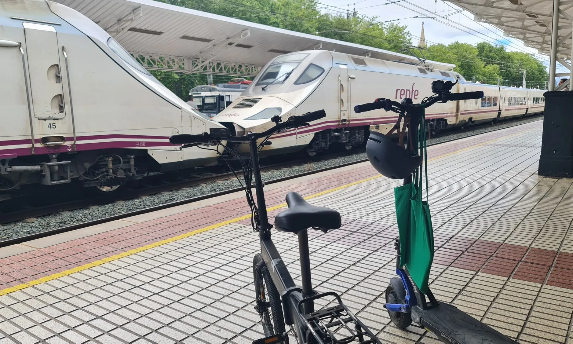 Pradas considera que els vehicles de mobilitat personal són essencials per practicar la intermodalitat.