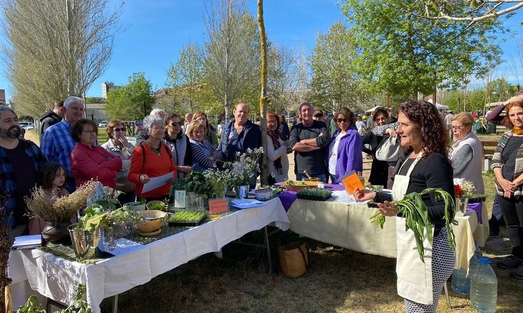 La Pilar Martínez, a la Fira de la flor i el planter de Salt.