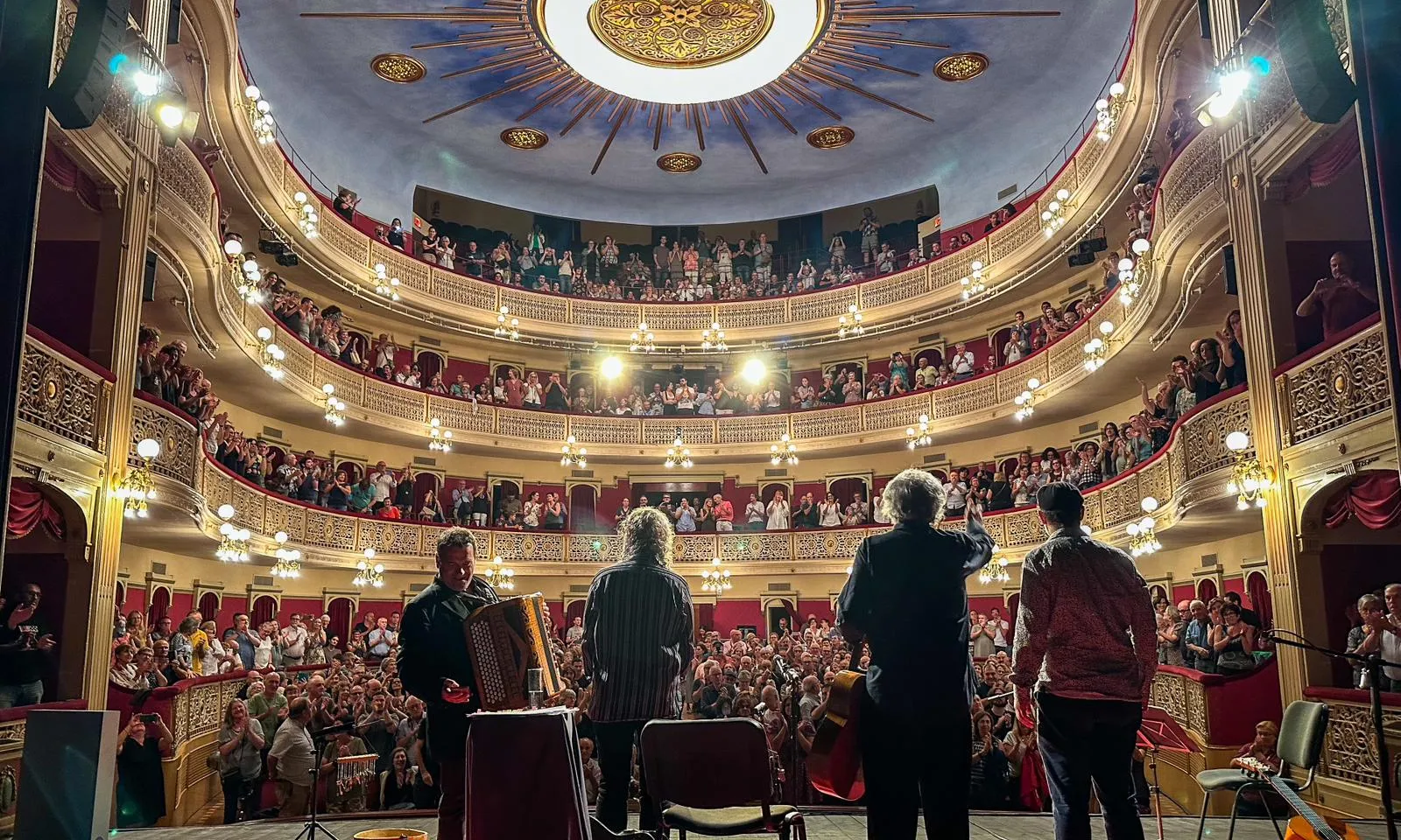 Concert inaugural del Festival Accents 2023 amb Paco Ibáñez.