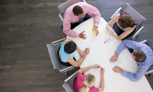 Grup de persones treballant