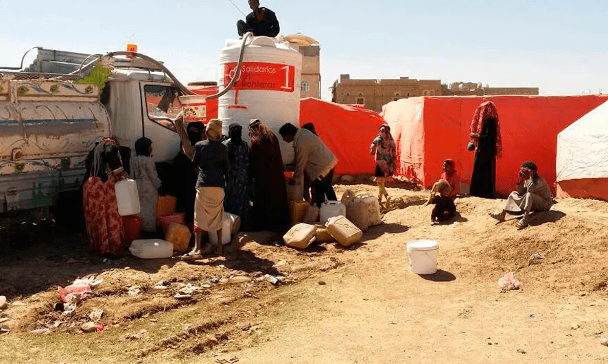 Solidarios Sin Fronteras fa ajut humanitari a la població, sense cap intermediari, amb l’objectiu principal de protegir dones i infants.