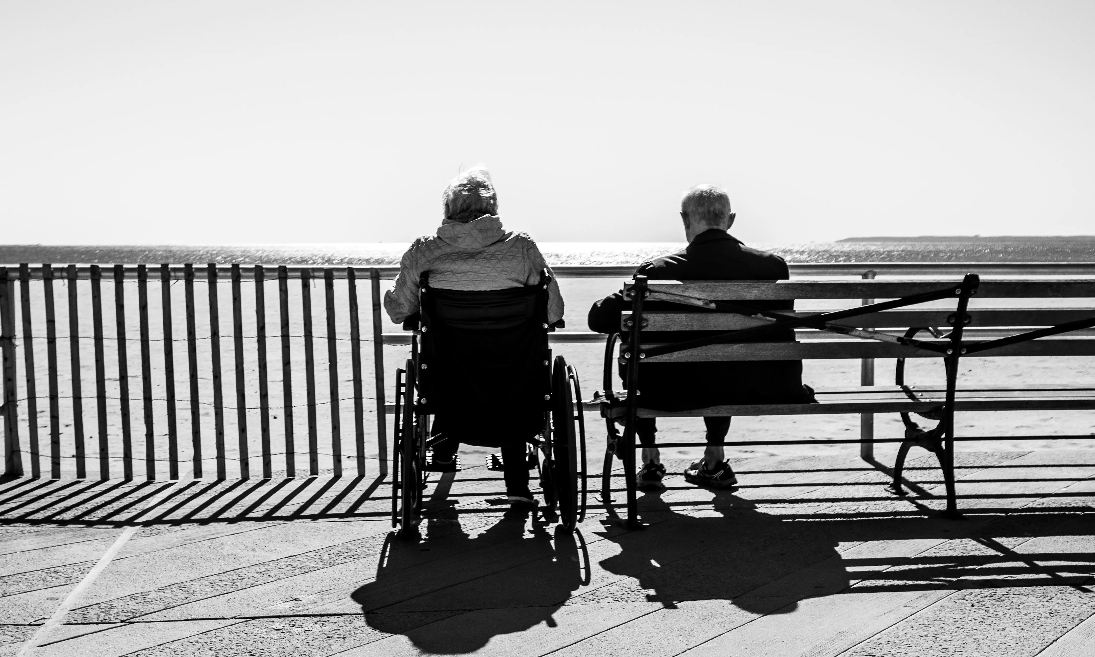 L'edatisme és un problema social que implica una discriminació per raó d'edat.