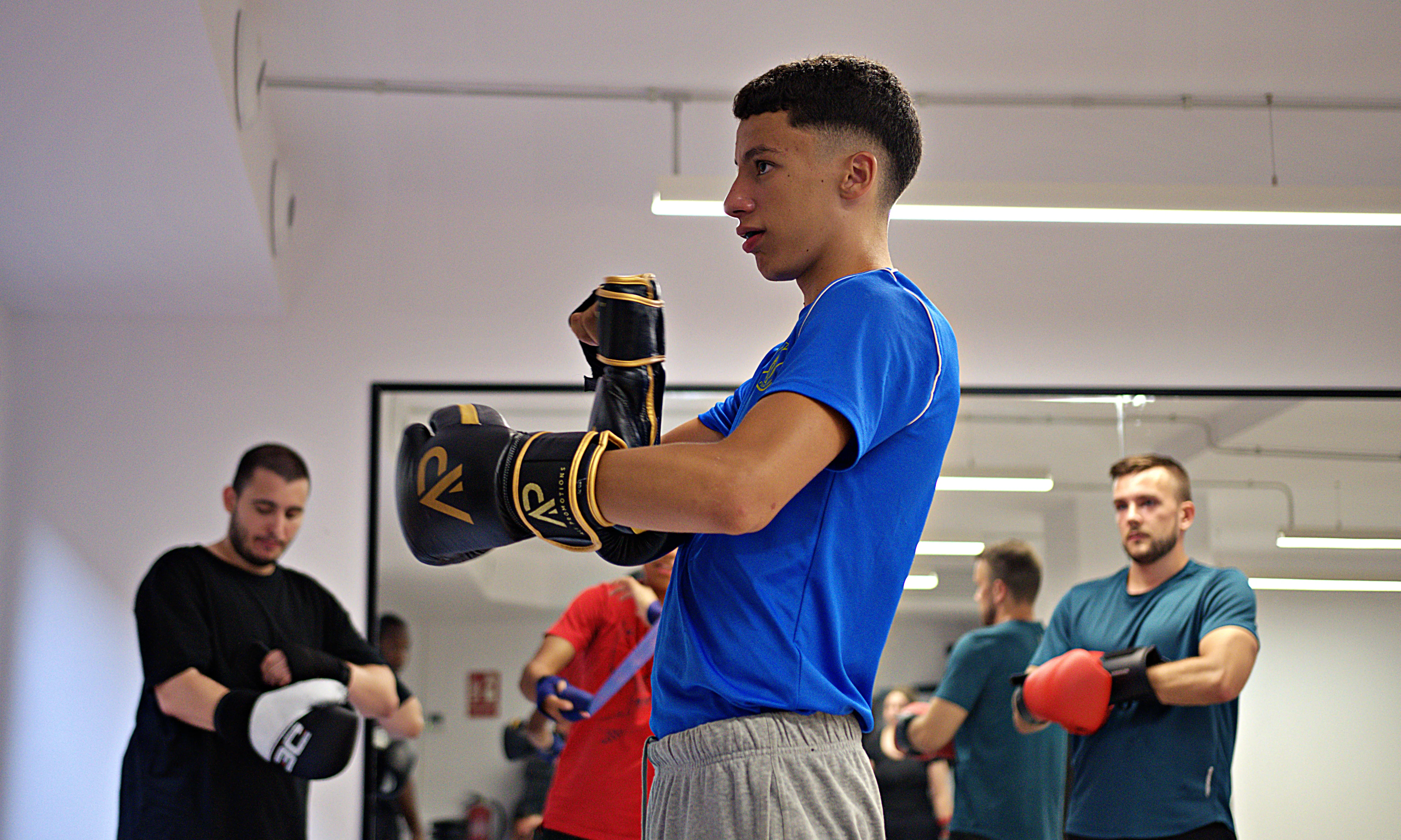 Jove practicant boxa al Gimnàs Social Sant Pau. Font: Gimnàs Social Sant Pau