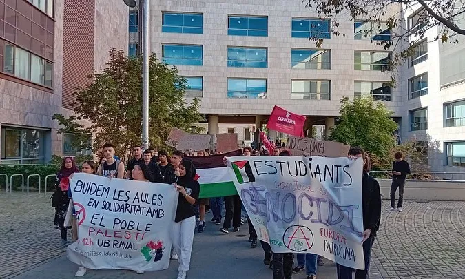 El comitè de solidaritat amb el poble palestí de la UB reclama “aturar-ho tot” per posar fi al genocidi.