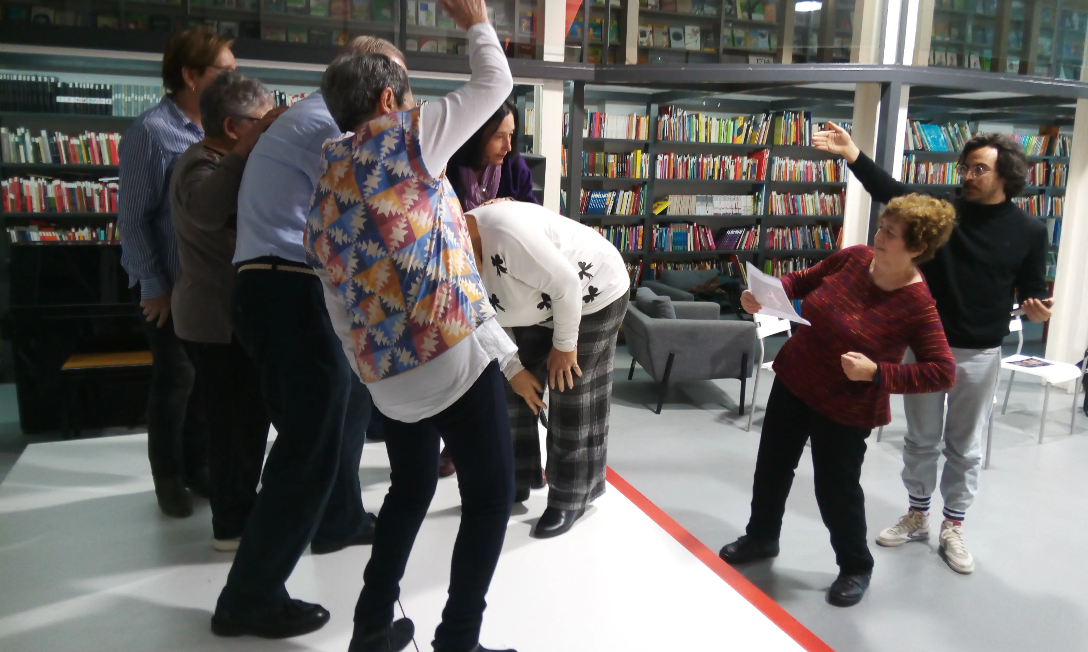 En el taller de teatre de l'Associació Xera, aprenen a actuar, però també a relacionar-se.