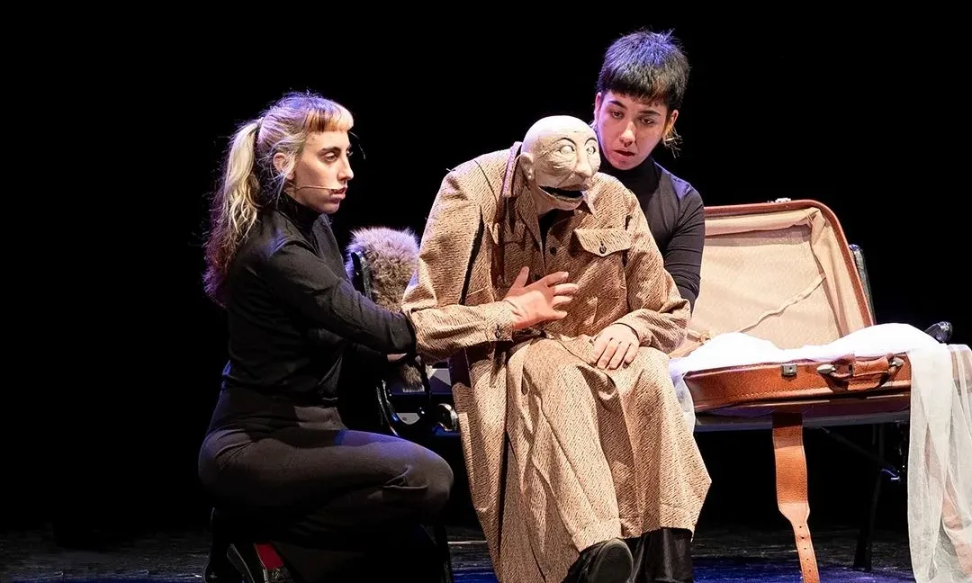 La companyia La Dona Calba va participar en l'edició del 2023 del Festival Guant amb l'espectacle 'Caterina'. Font: Instagram @festivalguant.