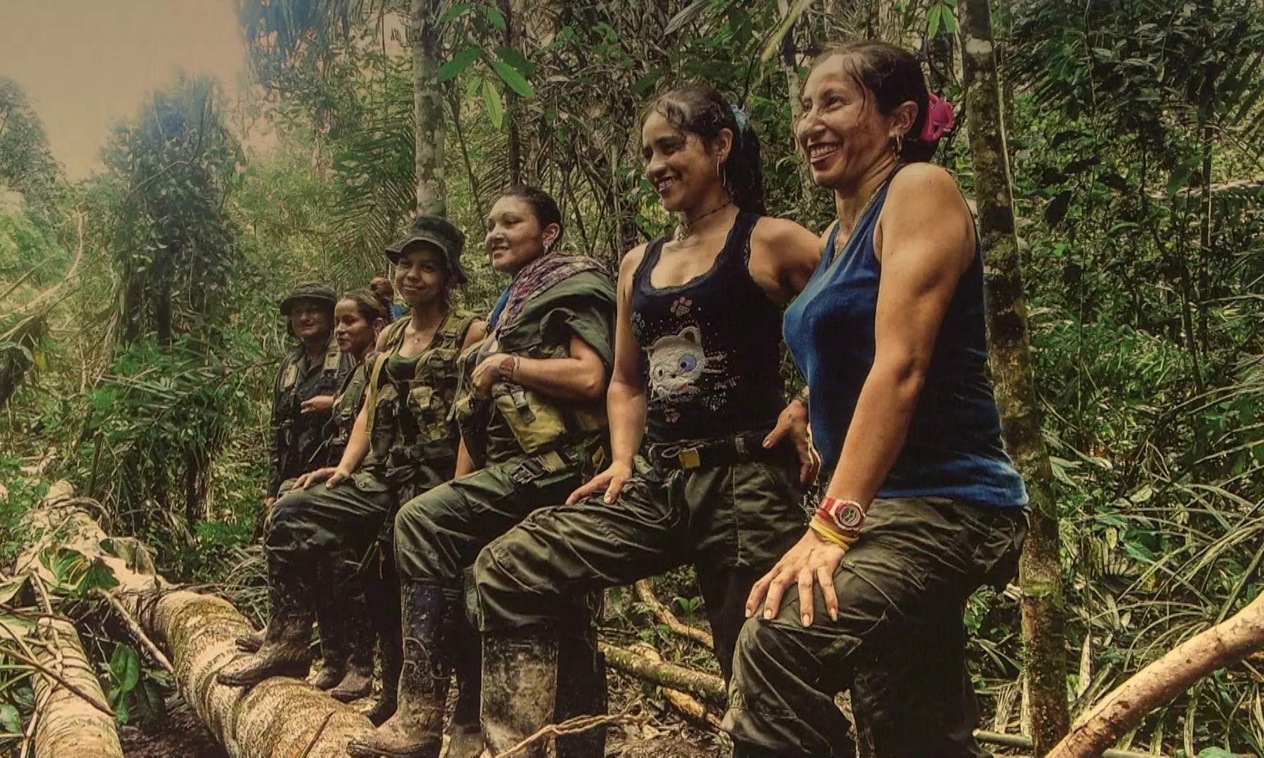 Una part del treball fotogràfic de les autores rau a mostrar la vida de les exguerrilleres de les FARC per descobrir qui són.
