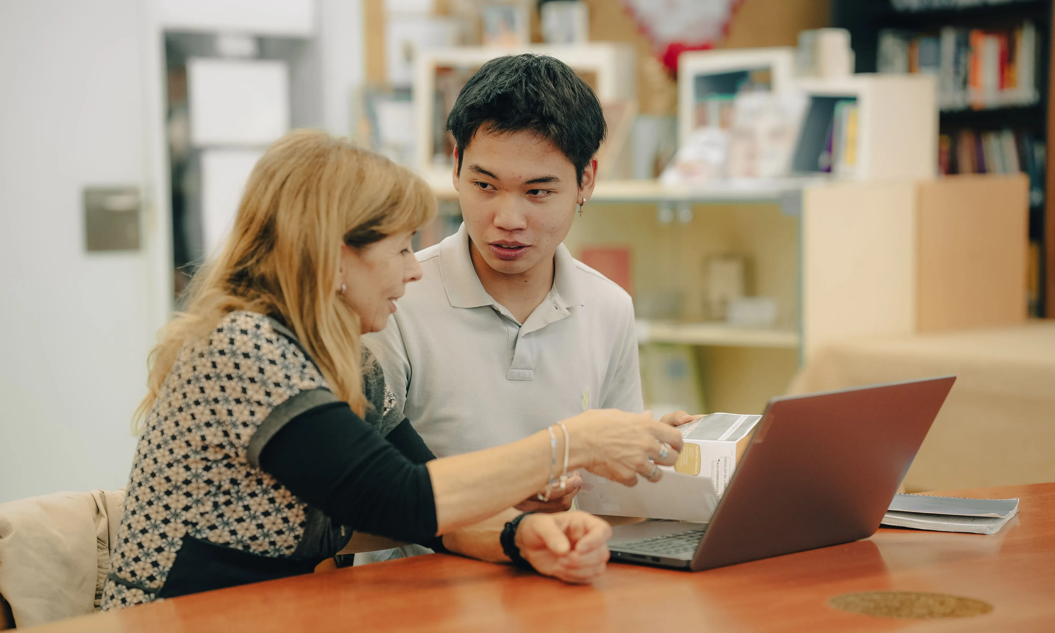 La Rosó i en Ryan es troben regularment al Punt Mentora Blanes.
