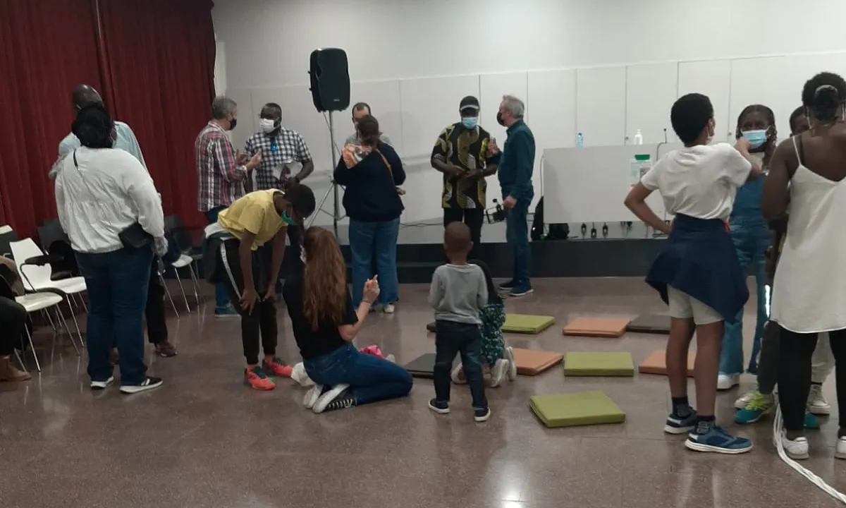 L’abandonament escolar prematur és un desafiament per a la comunitat senegambiana.