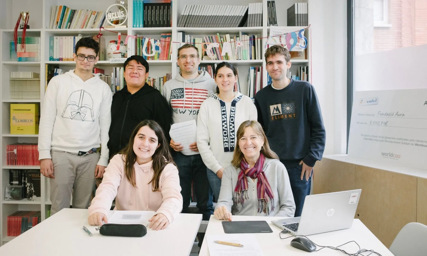 Aura Fundació fa més de 35 anys que treballa per la inclusió laboral de les persones amb discapacitat.