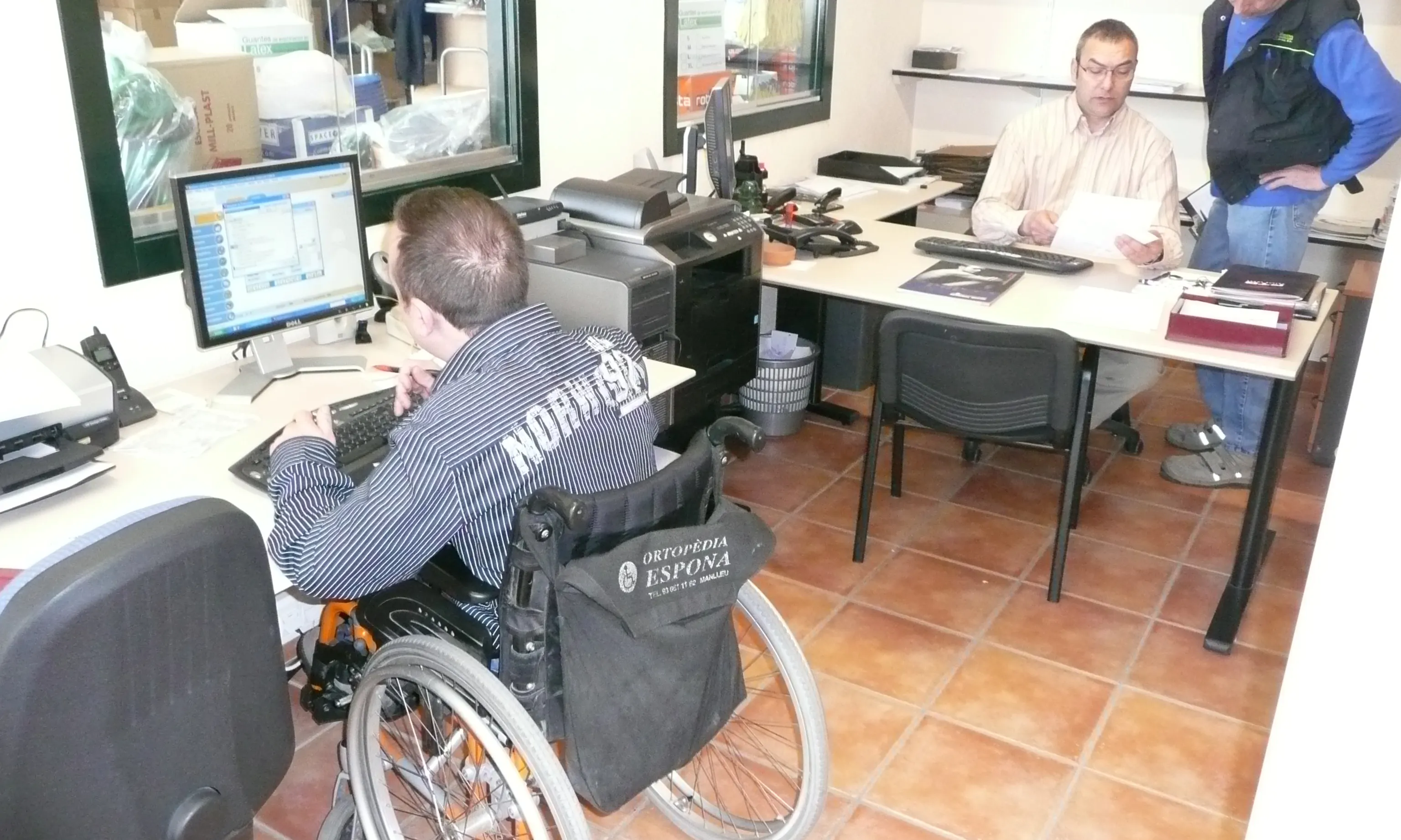 ECOM acompanya persones amb discapacitat a incorporar-se als entorns laborals