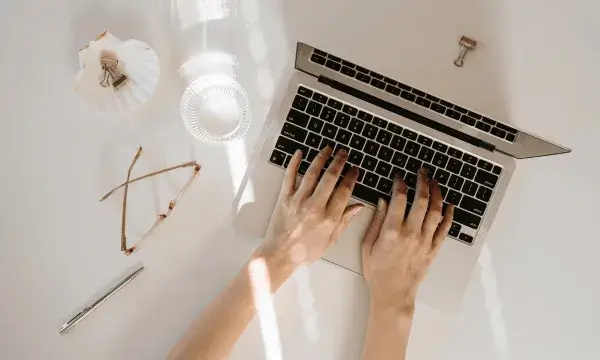 El curs combina coneixements teòrics, exercicis pràctics i aplicació directa a la gestió de la teva associació.