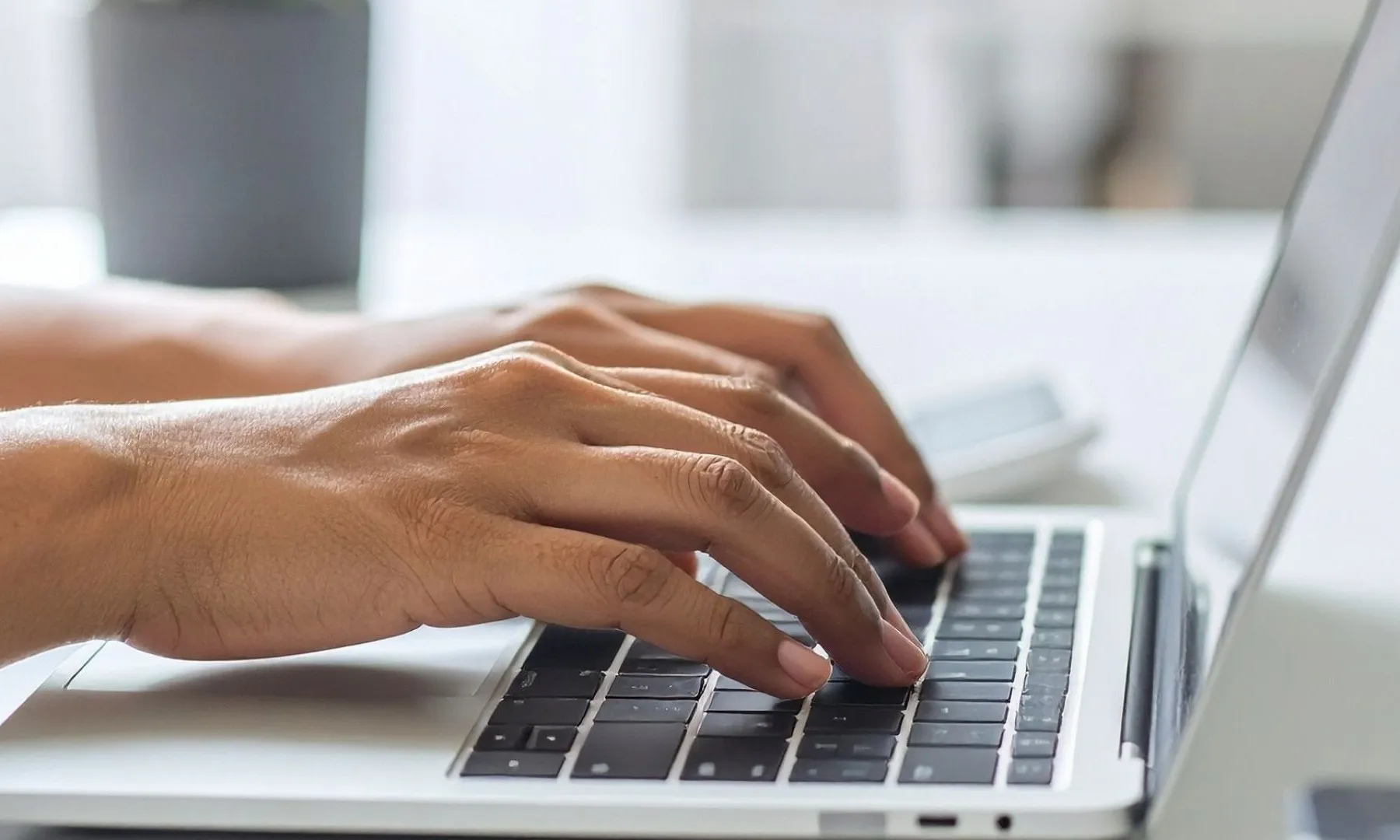 El certificat digital permet identificar l’entitat davant l’Agència Tributària i accedir a les notificacions electròniques.