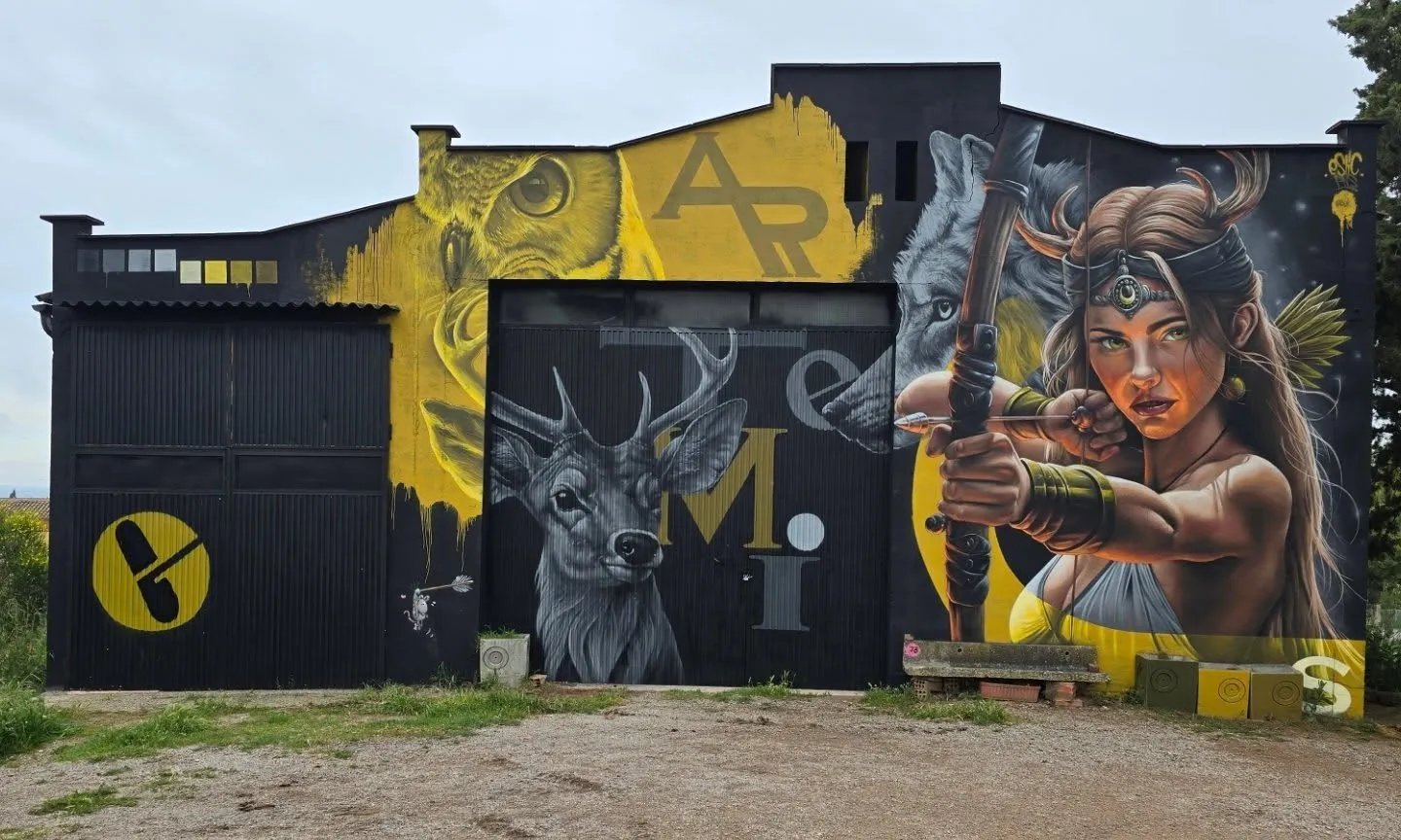 Mural de l'artista Marc Eslic creat en la darrera edició del GarGar Festival Festival Gargar 2025