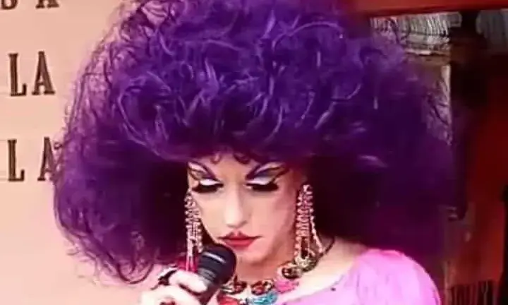 L’any 2019 va néixer la Gal·la Rouge, el personatge ‘draq queen’ al qual l'Isaac dona vida. Font: Ohana LGTBIQ+ Prades