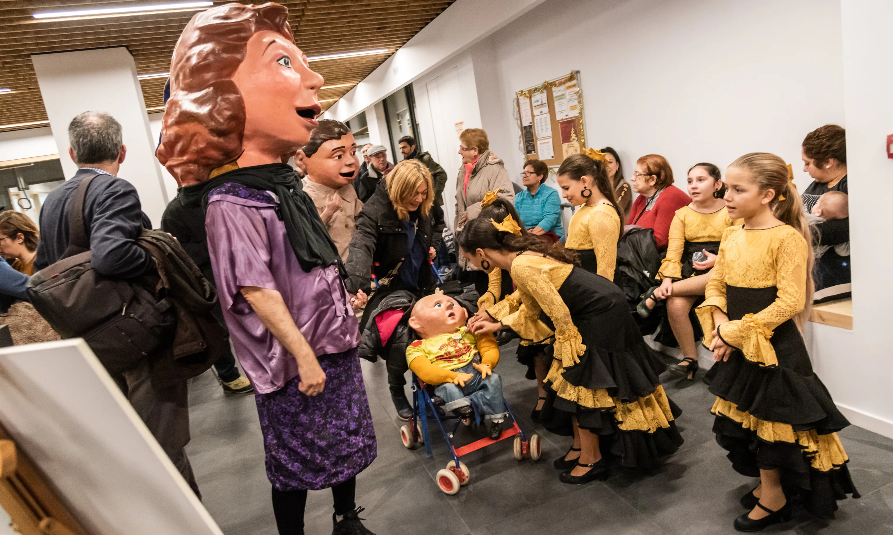 A més d'activitats de cultura popular, Fem Soroll organitza sessions de cinefòrum, sortides culturals i presentacions de llibres, entre d'altres.