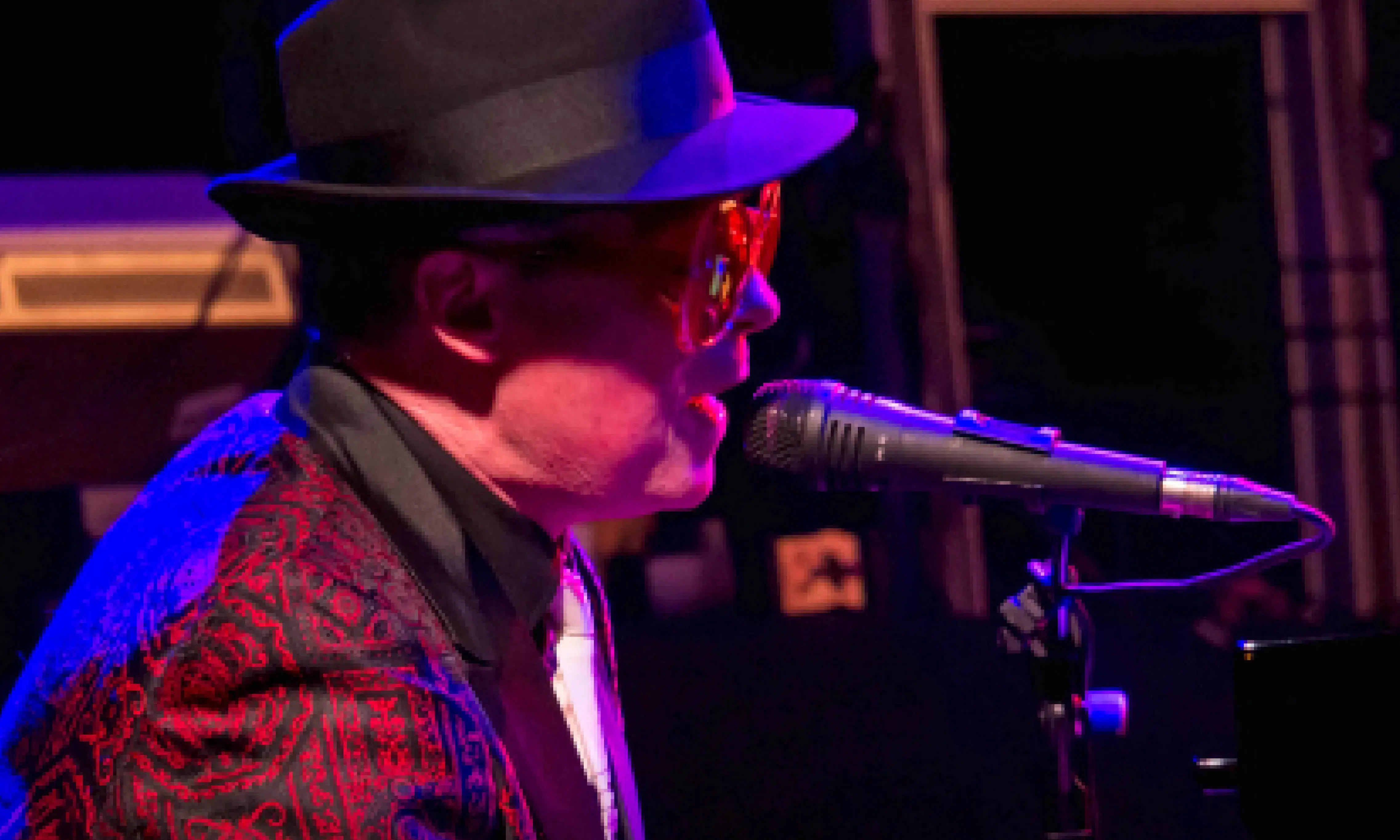 Elton Songs: Tribute to the Music of Elton John Després de l’èxit del tour internacional, torna el tribut a Elton John, un dels artistes més revolucionaris i influents de la història de la música de les últimes quatre dècades.  A Elton Songs: Tribute to the Music of Elton John podrem escoltar les seves millors cançons i èxits mundials en un espectacle vibrant i ple d’energia.  Un show inoblidable amb la meravellosa música de l’artista britànic: el millor tribut mundial a un dels grans compositors del pop