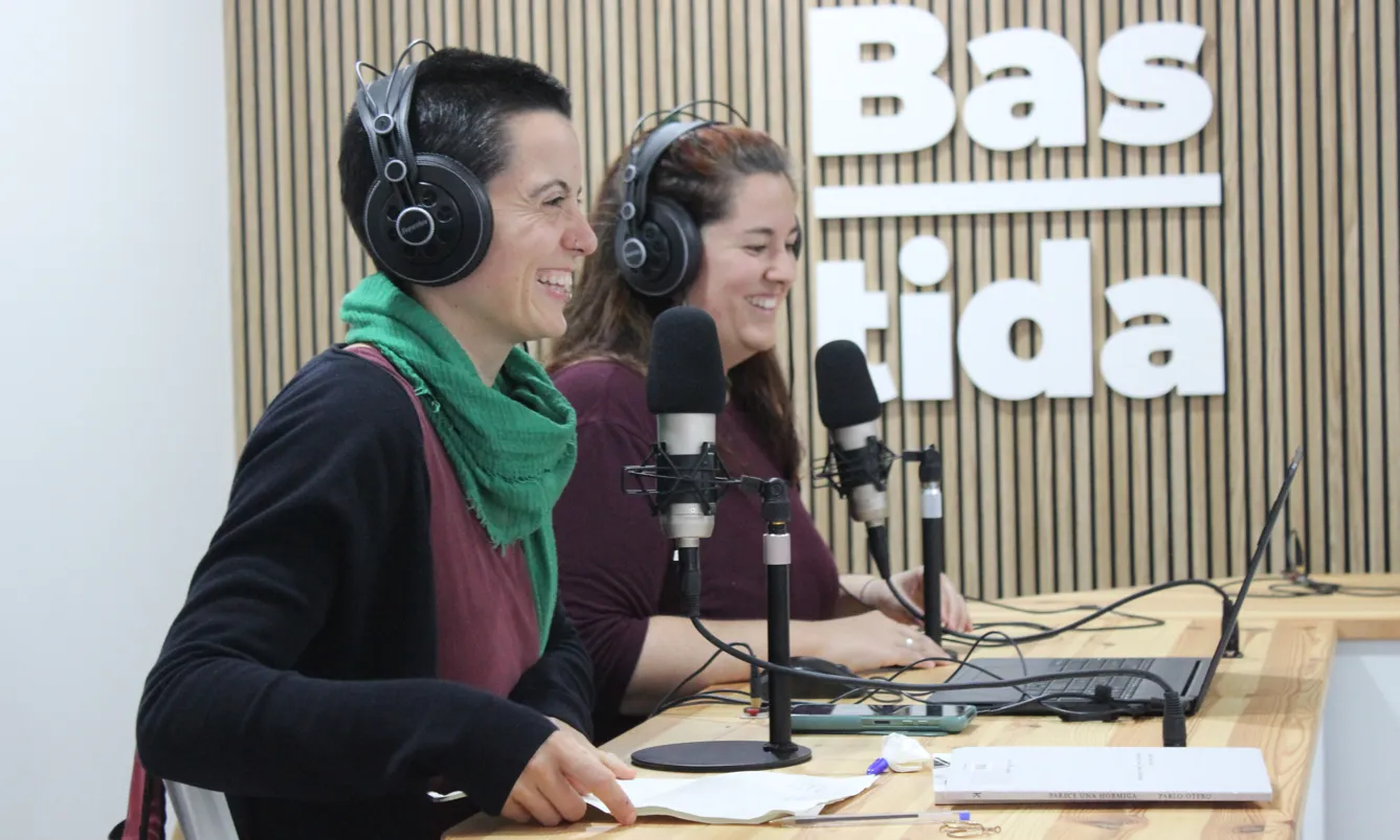 La Bastida obre els seus micròfons i dona veu a persones que sovint no troben espais on expressar-se.