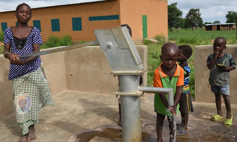 L'entitat calcula que ha portat aigua potable a unes 300.000 persones.