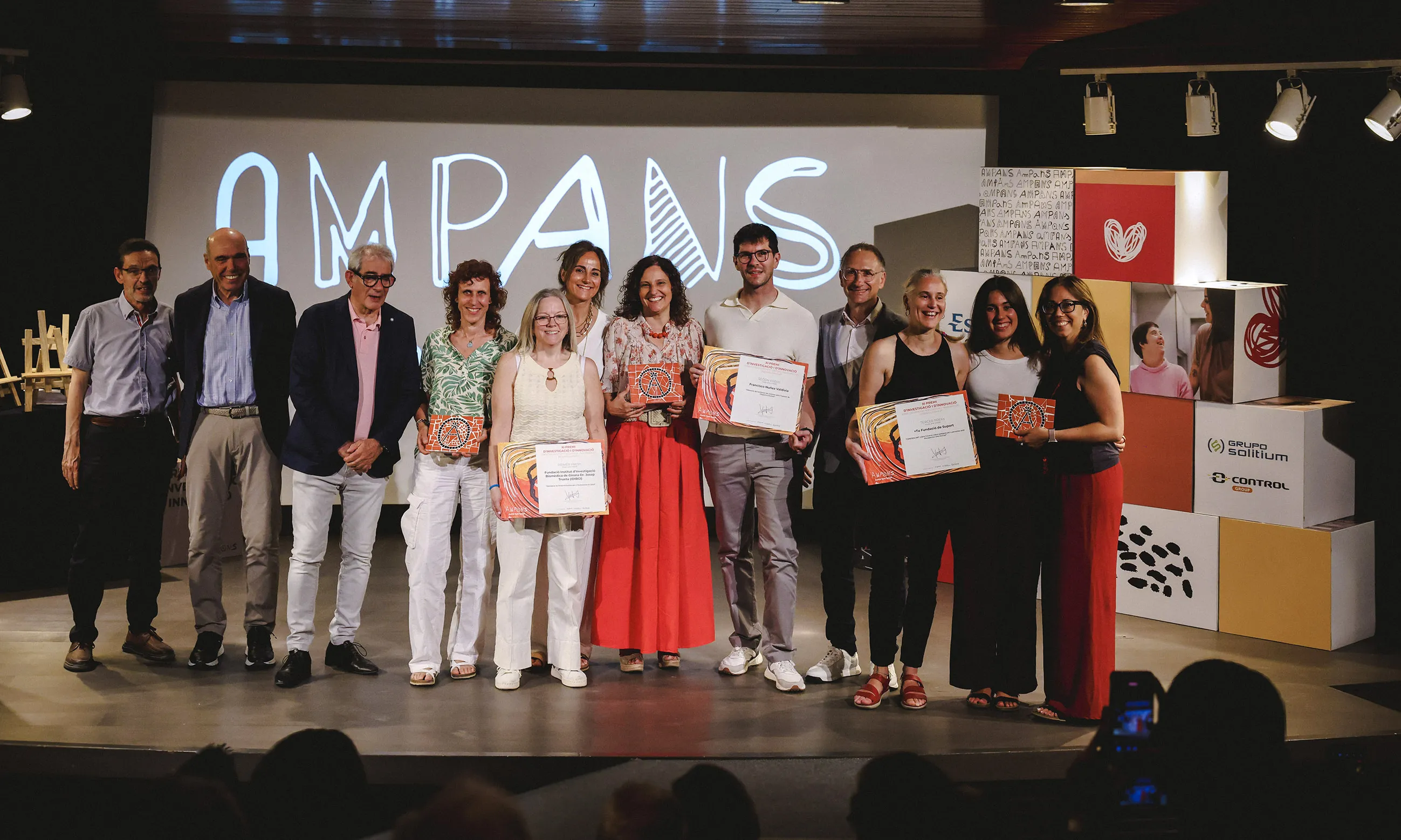 Imatge de grup amb els premiats