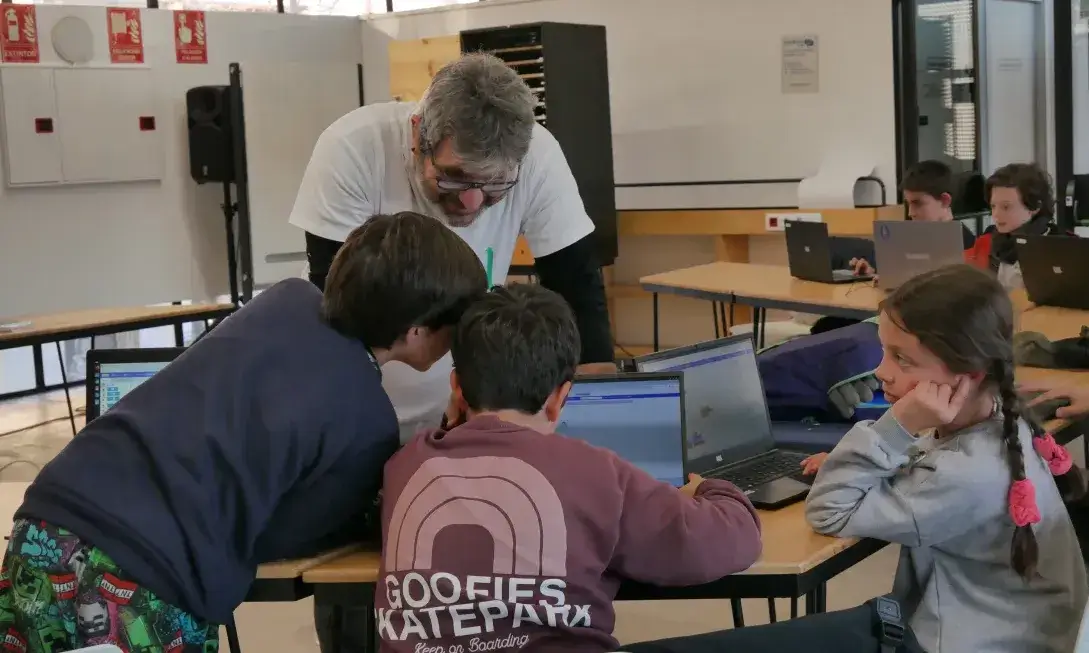 Imatge d’una sessió del ‘Code Club Canòdrom’