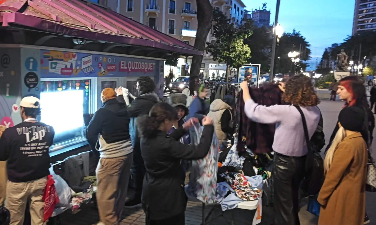 La quarta edició del Mercadillo Queer va tenir lloc a la Rambla Nova de Tarragona. Font: H2O LGBTI+
