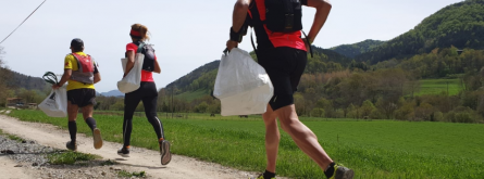 Tres participants d'una edició anterior de l'Ultra Clean Marathon. Font: Ultra Clean Marathon