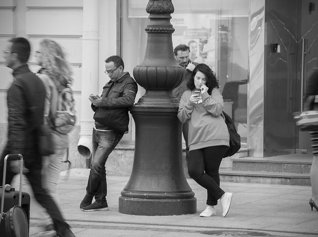 Communication in Saint Petersburg.  Font: Ivan. Llicència d'ús CC BY 2.0