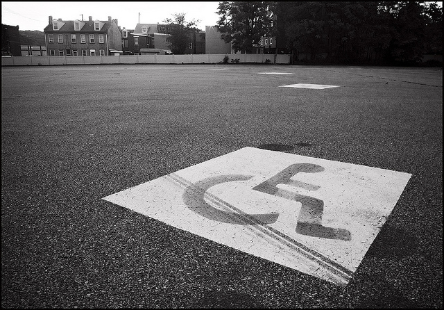 Senyal al terra per a persones discapacitades_anjan58_Flickr
