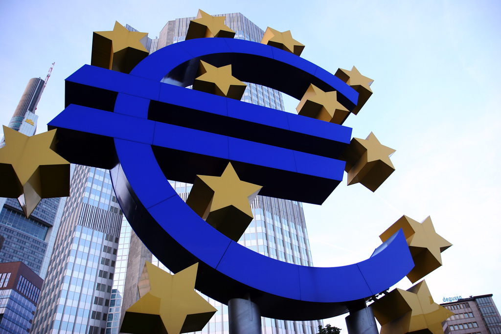 Monument a l'euro. Font: saikofish (Flickr)