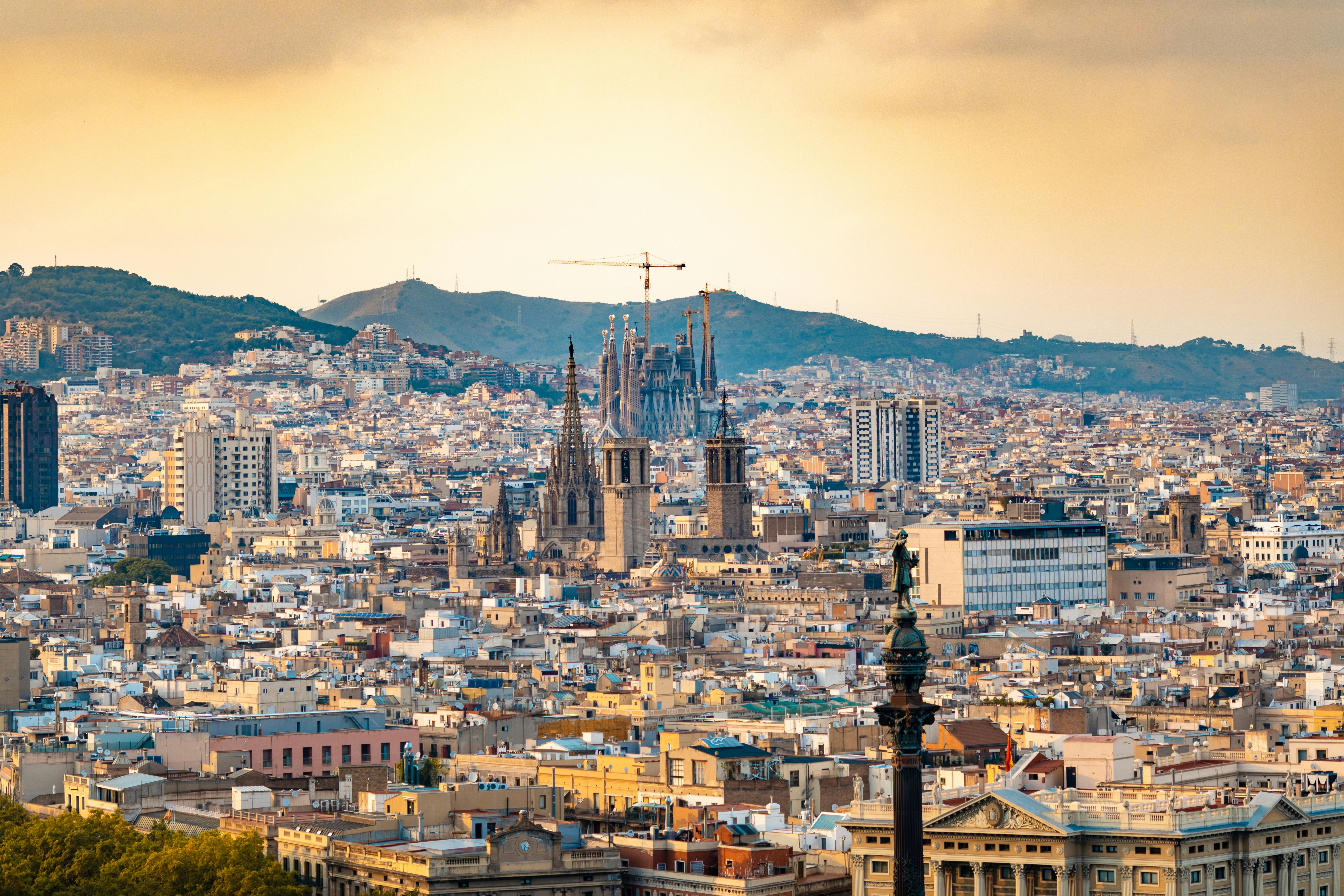 Imatge de la ciutat de Barcelona. Font: Pexels - Aleksandar Pasaric