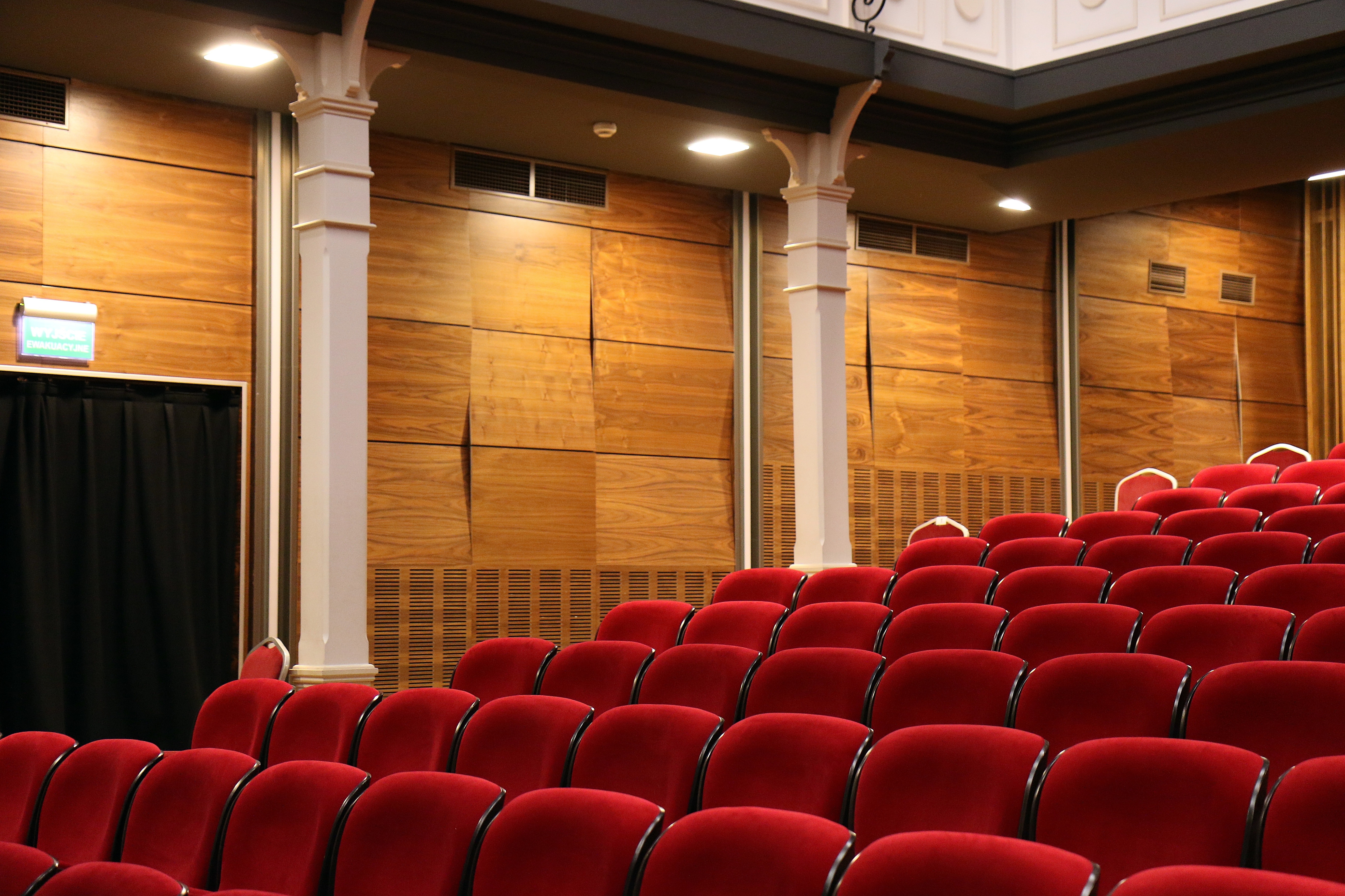 Pati de butaques d'un teatre. Font: Pixabay