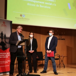 Un moment de la presentació a l'Ateneu de l'informe elaborat per la Fundació FOESSA sobre l'exclusió social a Barcelona.