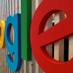 Lletres 'Google' en una paret