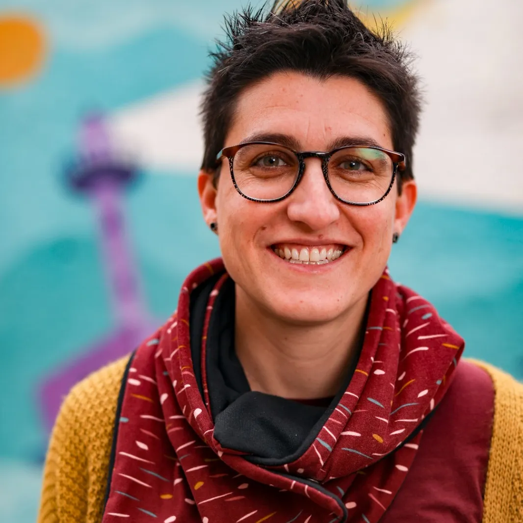 Núria Loras, El Far Cooperatiu