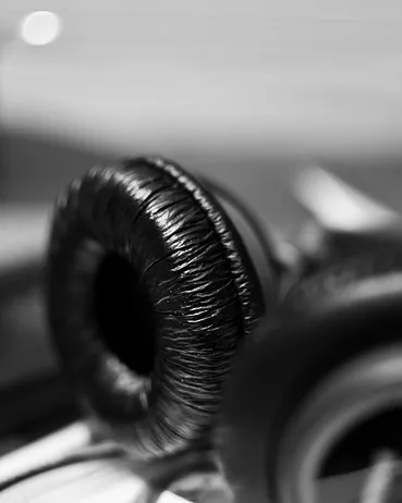 Auriculars. Discapacitat auditiva_mermadon 1967_Flickr