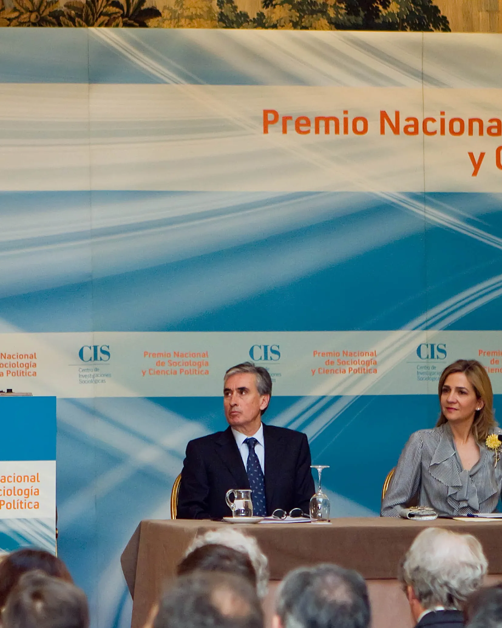 Acte de lliurament del Premi CIS 2010 (www.cis.es) Acte de lliurament del Premi CIS 2010 (www.cis.es)