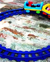 Imatge d'una via i un tren de joguina