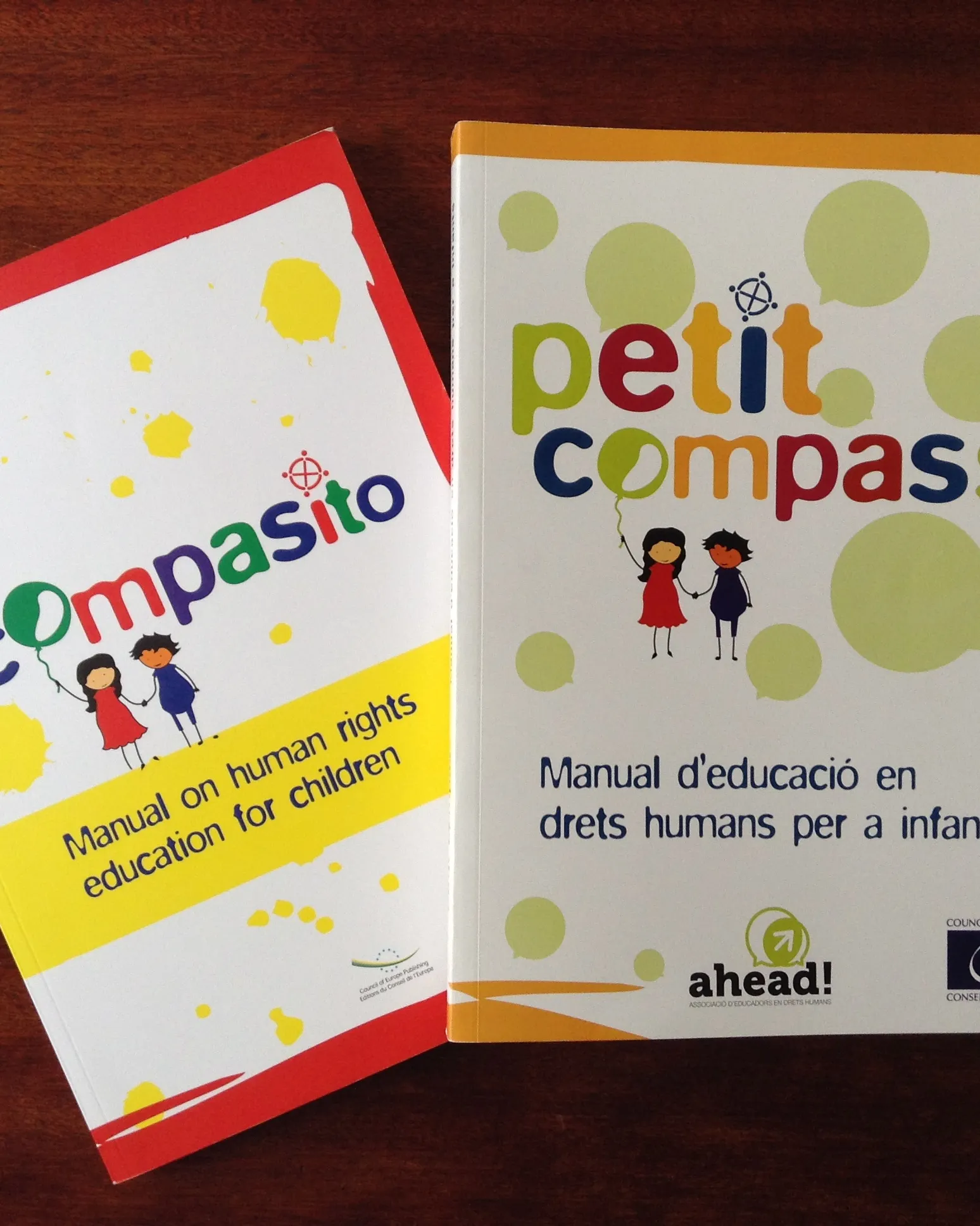 Presentació del Manual "Petit Compass" per l'Associació d'Educadors en Drets Humans AHEAD