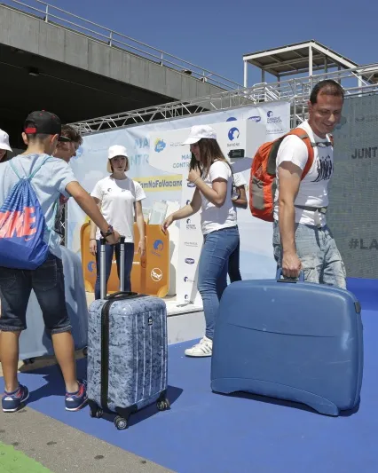 "Maletes contra la fam" a l'Estació de Sants