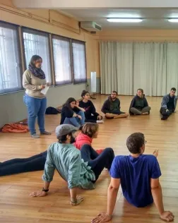 Participants a una formació. Font: Escola Lliure El Sol (Facebook)
